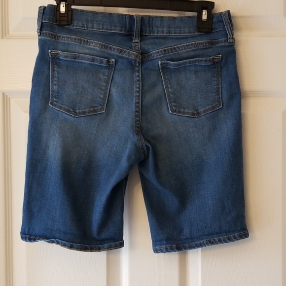 Shorts - Picture 2 of 4